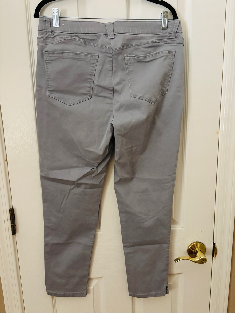 Wit & Wisdom Gray Straight-Leg Pants ~ Women’s Size 12 ~ Everyday Basic - Picture 2 of 5
